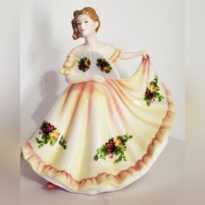 ROYAL DOULTON FIGURINE